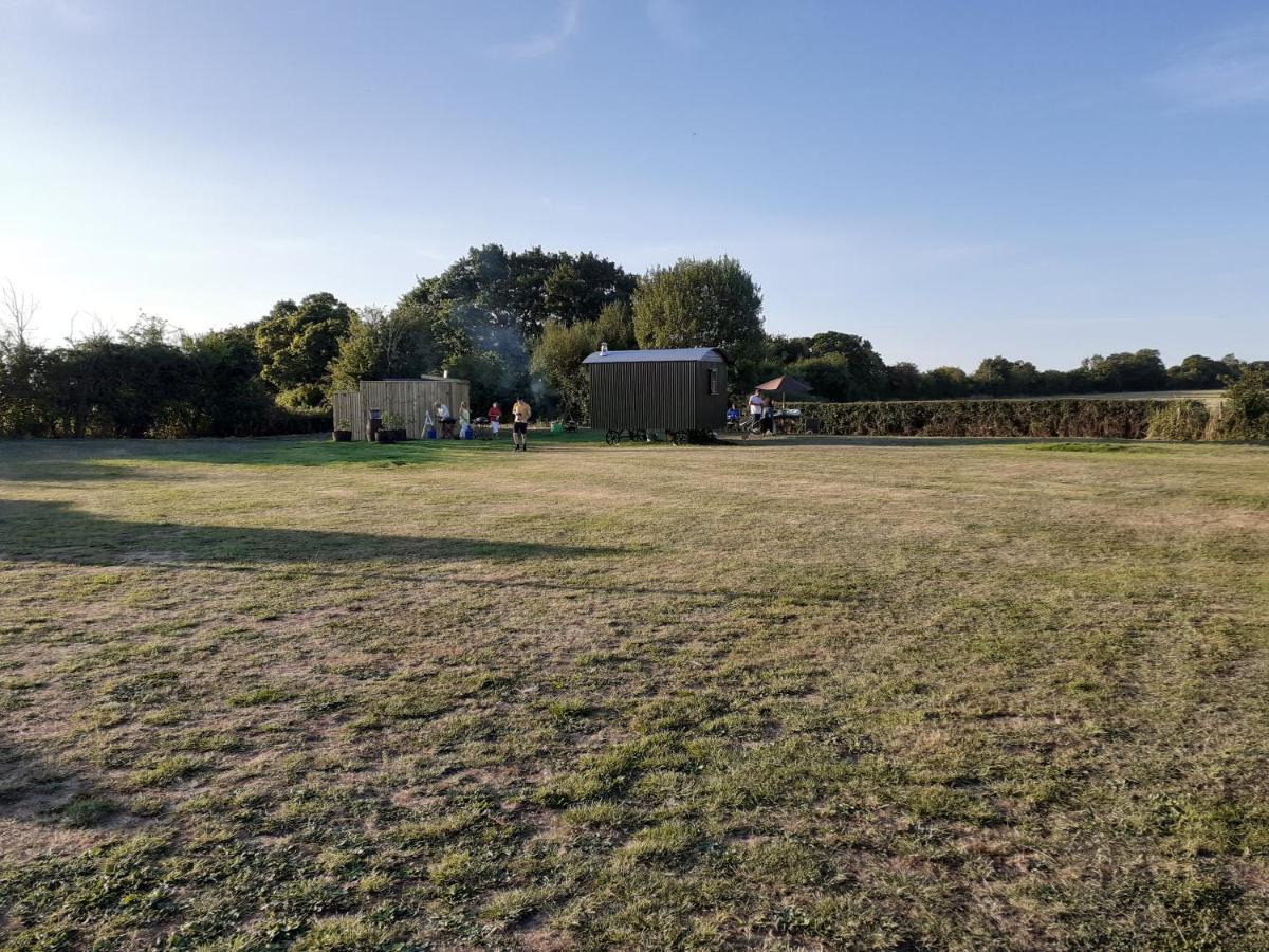 Glamping In Wiltshire In Our Luxury Shepherds Hut كيبنهام المظهر الخارجي الصورة