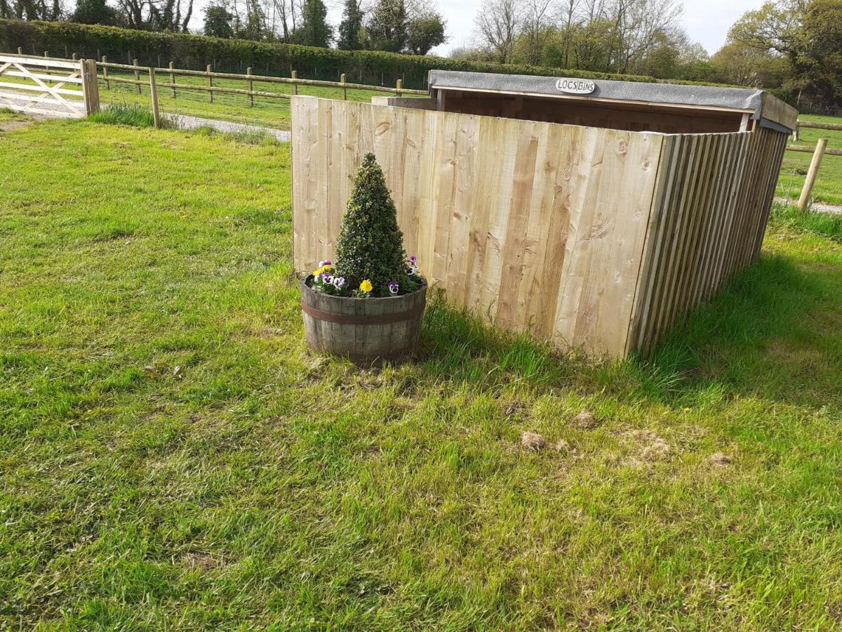 Glamping In Wiltshire In Our Luxury Shepherds Hut كيبنهام المظهر الخارجي الصورة