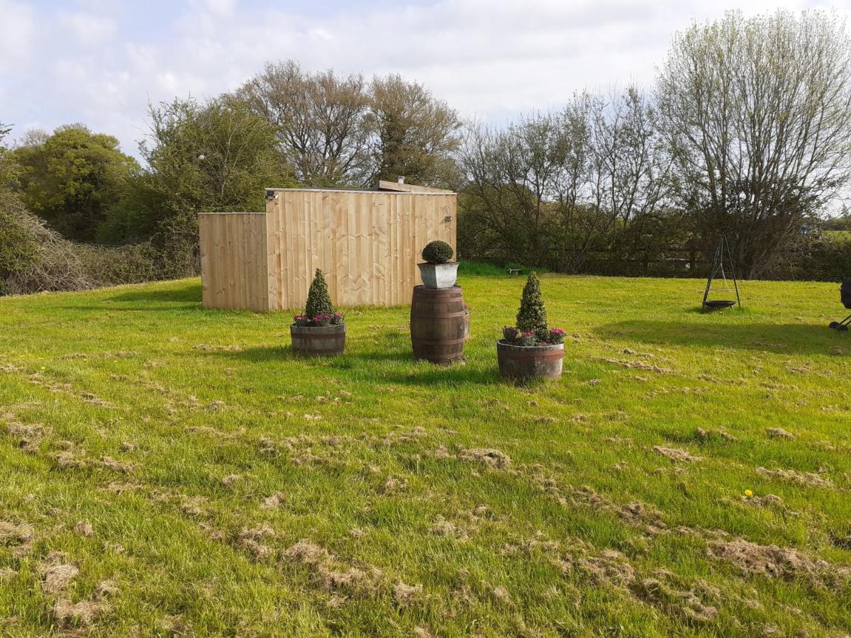 Glamping In Wiltshire In Our Luxury Shepherds Hut كيبنهام المظهر الخارجي الصورة